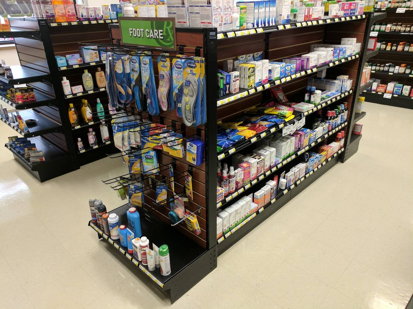 Back-To-School $1 Bargains Endcap – Fixtures Close Up