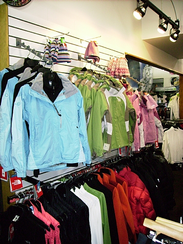 Retail Apparel Shelving Systems, Apparel Store Fixtures - Shelving Depot